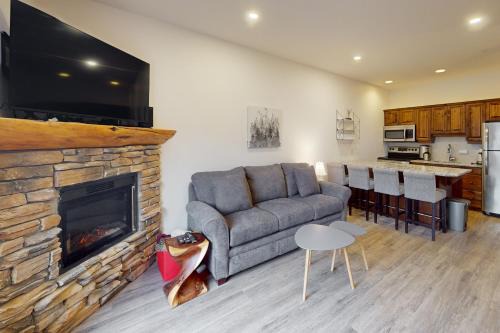 Big White Ski Resort House | Cedar Lodge Escape at Whitetail townhomes
