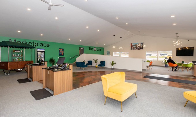Trowbridge Park Hotel | Cedar Motor Inn