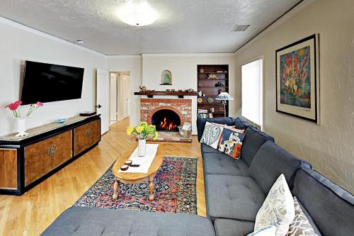 Ventura House | Cedar Oasis