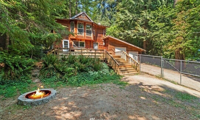 Paradise Estates Cabin | Cedar-sided cabin, RV parking, Kids & Pet friendly