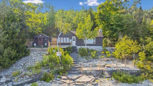 Dyer's Bay House | Cedar & Stone, Stunning Dyer's Bay Retreat Tico