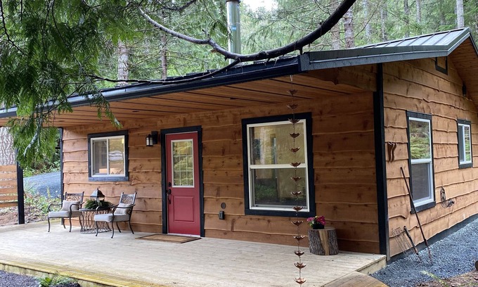 Regional District of Nanaimo Cabin | CedarWood Cabin - Private Cabin in the WoodsnA true West Coast experience