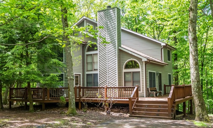 Mountainside House | Cedarwoods | Hot Tub + Private Wooded Setting