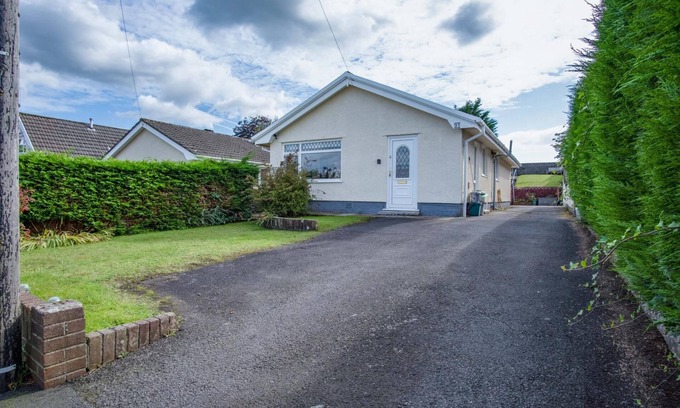 Birchgrove House | Cefn Road - 3 Bedroom Bungalow - Glais