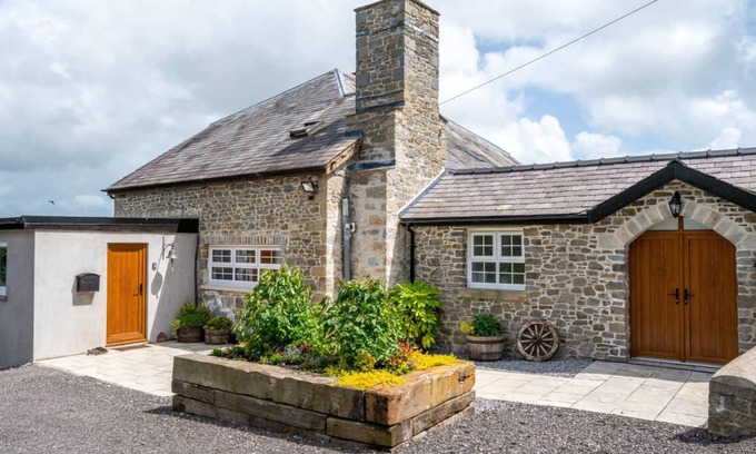 Llandeilo House | Cefncilwg in the beautiful Llandeilo