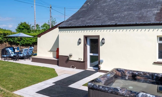 Bontnewydd House | Cefnhendre in Aberystwyth