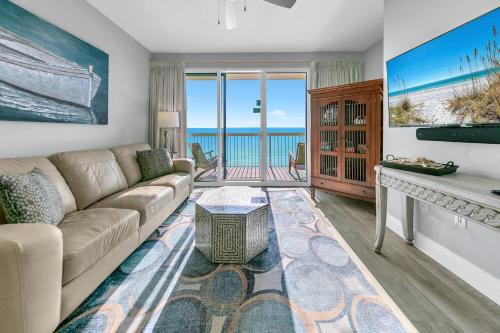 Miramar Beach Apartment | Celadon 1902 "Aloha No Ka Oi"