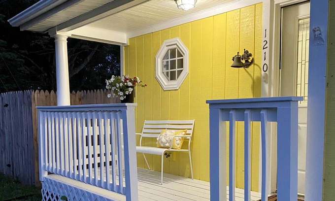 Issue House | Celebrate Summer at Sunny Place Cottage!