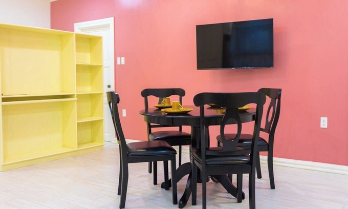 Georgetown Apartment | Celebrity Suite - 3 Bedroom