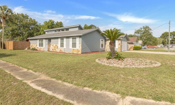Mary Esther House | Celeste | RV/Boat Parking, Fire Pit, Grill, Beach!