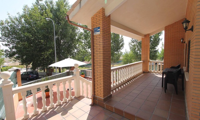 Sesena House | Cenador d Valle TuCasaTemporal