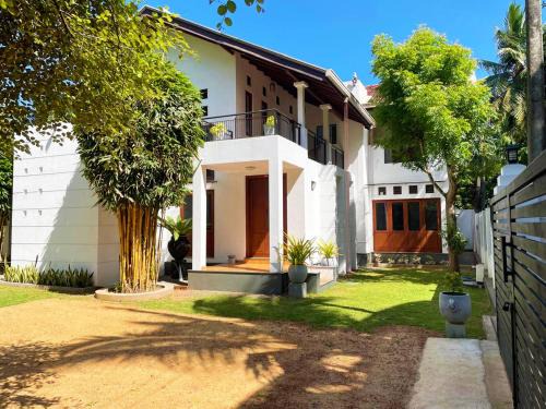 Negombo Bed & Breakfast | Cenreeza Airport Villa
