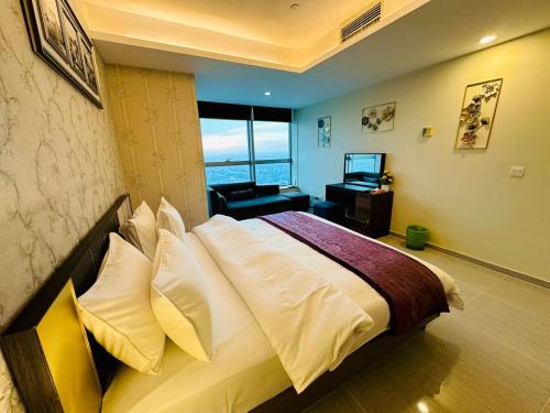Blue Area Apartment | Centaurus Apartment
