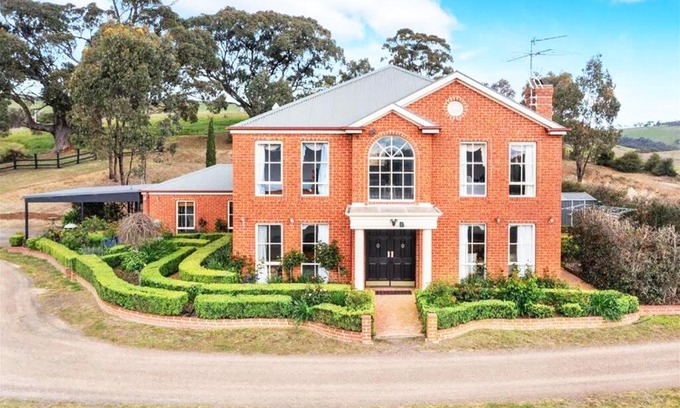 Kilmore East House | Centelle Park Farm Stay