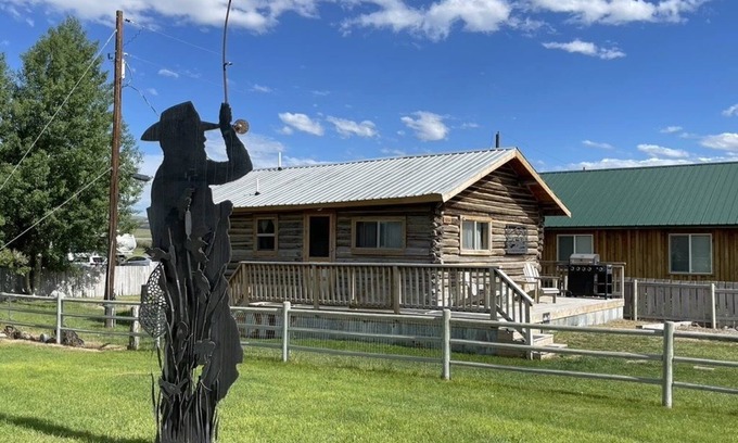 Melrose Cabin | Centennial Cabin -Beautiful Montana Mountain Views