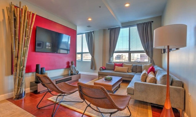 Chinatown Apartment | Center City | Spacious | Hosted By StayRafa