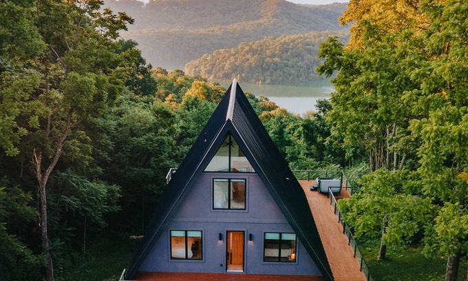 Smithville House | Center Hill Lake A-Frame - Lake View & Hot Tub