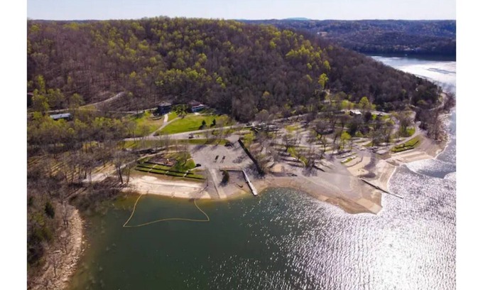 Silver Point House | Center Hill Lake House, Walk to Hurricane Marina. Sleeps 10