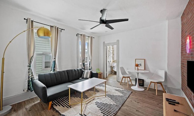 Little Italy Apartment | Center of Little Italy #4