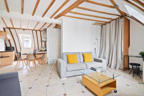 Strasbourg -Saint-Denis Apartment | Center of Paris Luxurious Studio Apartment Free NetFlix