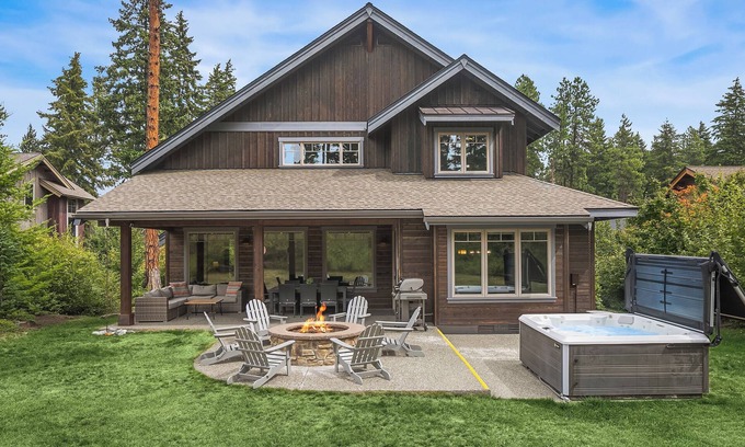 Cle Elum Cabin | Center of Suncadia! 4 King Beds, Hot tub, Fire pit & game room. Exceptional home
