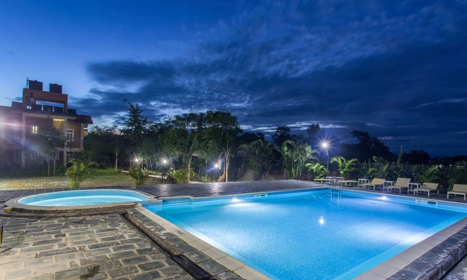 Sauraha Hotel | Center Park Resort