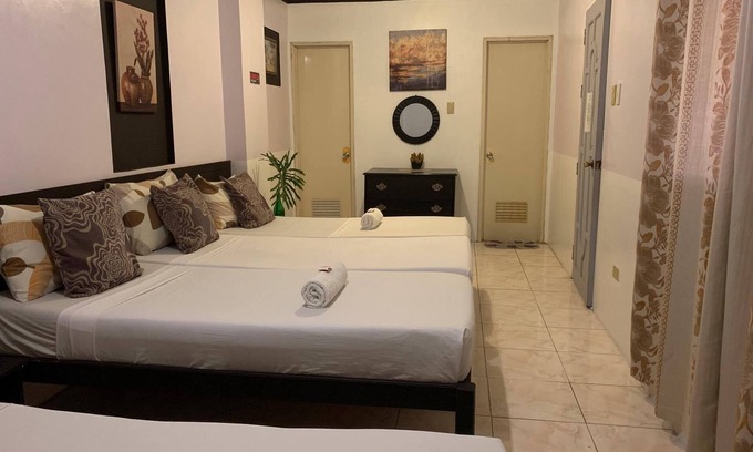 Barangay Poblacion House | Center Parkway Pension House