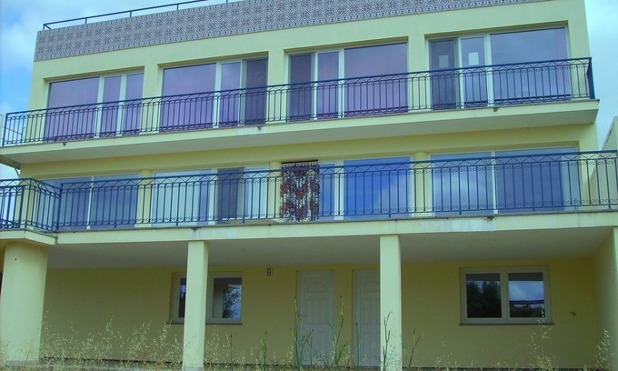 Ortiga Villa | Center Portugal, 3 min walk to the Tagus, 10 min drive to the beach.