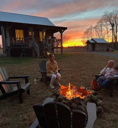 Smithville House | CenterHillLakeSereneCouplesTinyCabin 3
