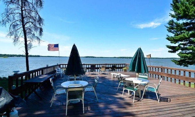 Tomahawk Hotel | Centerstone Resort Lake-Aire
