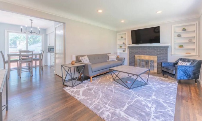 Richfield House | Central 2BR House 5 min from MSP & Mall of America