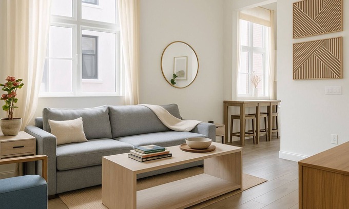 Downtown Apartment | Central 2BR|Near Yale|WiFi, Parking|Washer/Dryer