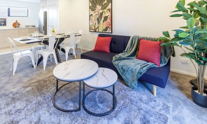 Mount Albert House | Central 3BR Townhouse: Mt Albert