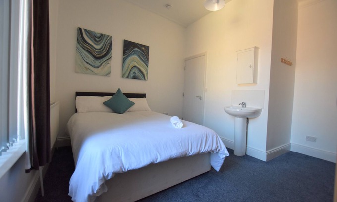 Sunderland House | Central, 5 bedrooms, Sleeps 10 RECENTLY RENOVATED
