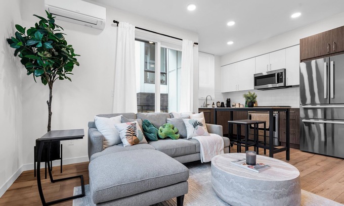 Broadway House | Central 99 Walk Score 2BR2BA Capitol Hill Seattle Townhome with AC & Roof Deck