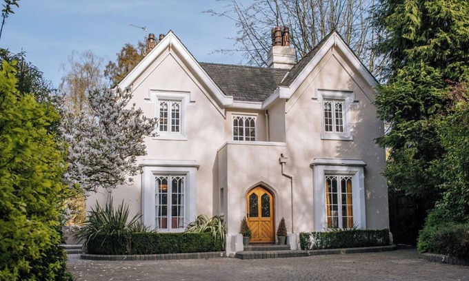 Alderley Edge House | Central Alderley Edge Detatched 4 Bedroom House - The Alderley Edge Gate House