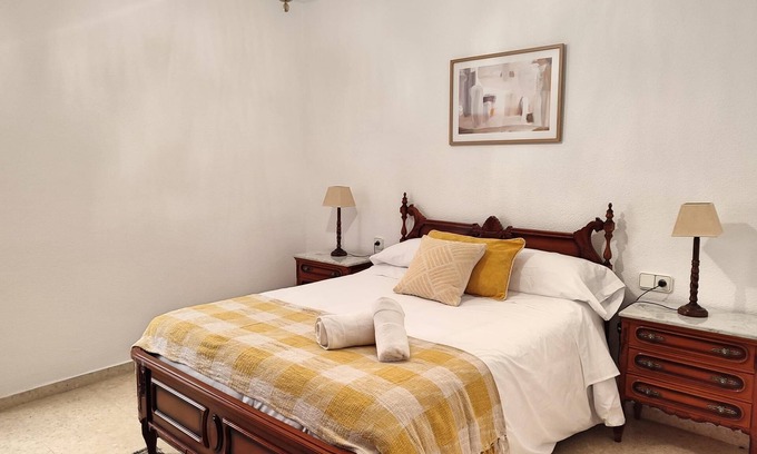 Huerta del Rey Vallellano Apartment | Central Apartment Jardines de Vallellano
