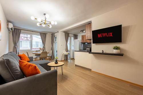 Varna Apartment | Central apartment next to Sea Garden suitable for 4 persons