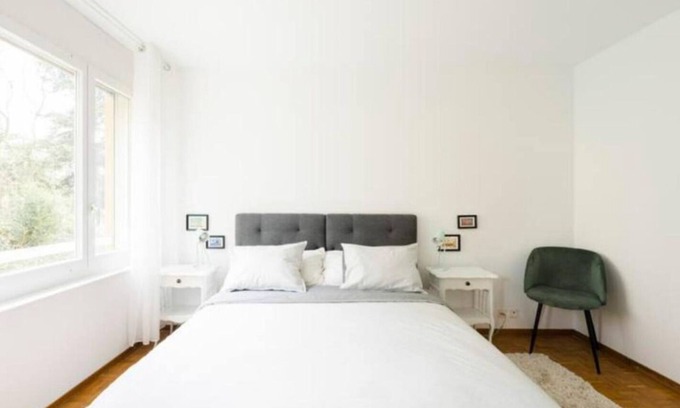 Lausanne Apartment | Central apartment with parking