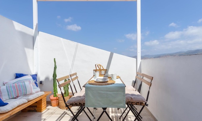 El Molinillo Apartment | Central apartment with terrace and incredible views of Malaga
