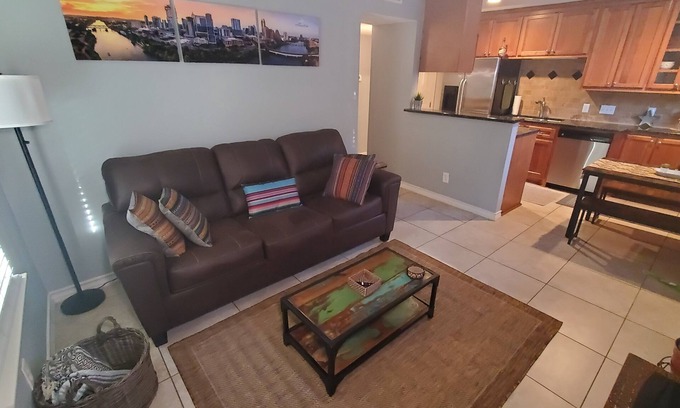 Hyde Park Condo | Central Austin - Hyde Park 1 Bed/Bath Pool WIFI Laundry. Ideal long term stay.