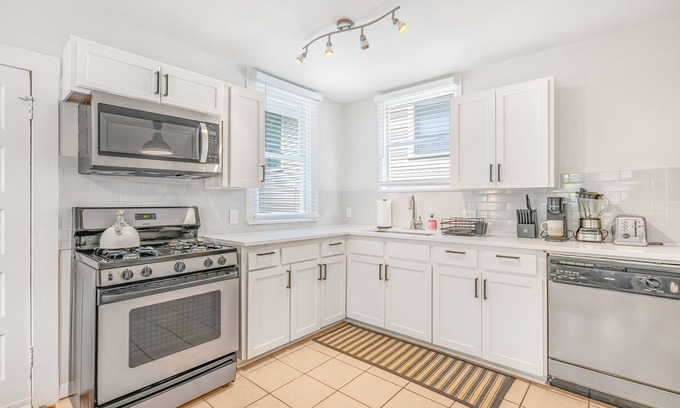 Hyde Park Apartment | Central Austin Hyde Park 1 Bed 1 Bath Apartment