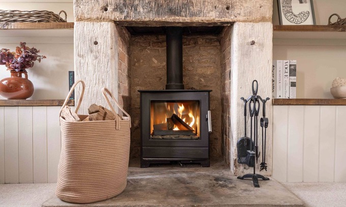 Bourton-on-the-Water Cottage | Central Bourton - Chic Cottage - Parking
