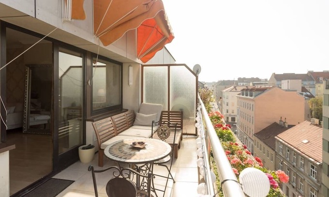 Favoriten Apartment | 🌊🌵🌴Central California "Shabby Chic COUNTRY STYLE"- LOF-ED with balcony