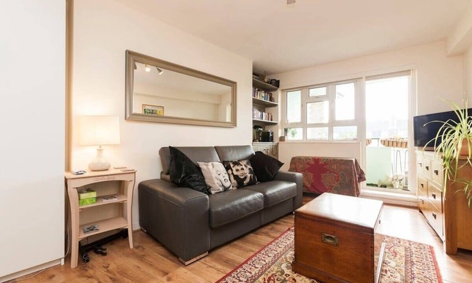 Somers Town Apartment | Central Camden Flat With Terrace For 4 People