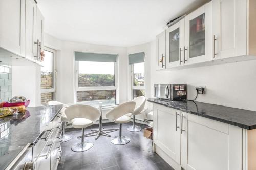 Junction Apartment | Central Chic 2 Bedroom London Flat