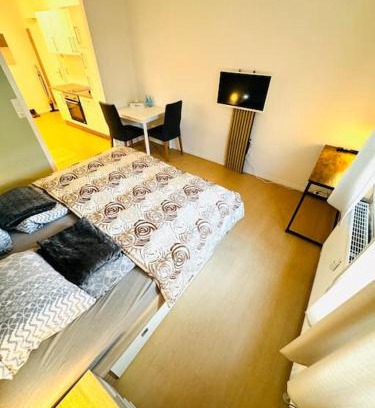 Hartenberg-Munchfeld Apartment | Central City Charm 01