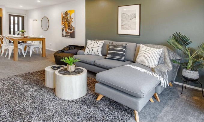 Christchurch House | Central City Hideout with/Free Car parking
