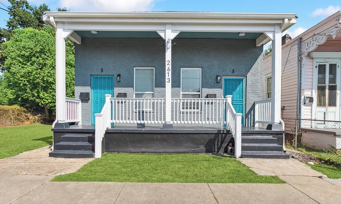 Faubourg Livaudais House | Central City Hideaway-3 blocks off St. Charles Avenue