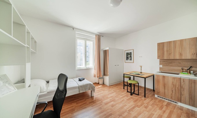 Wiener Neustadt Apartment | Central City Suite - 01